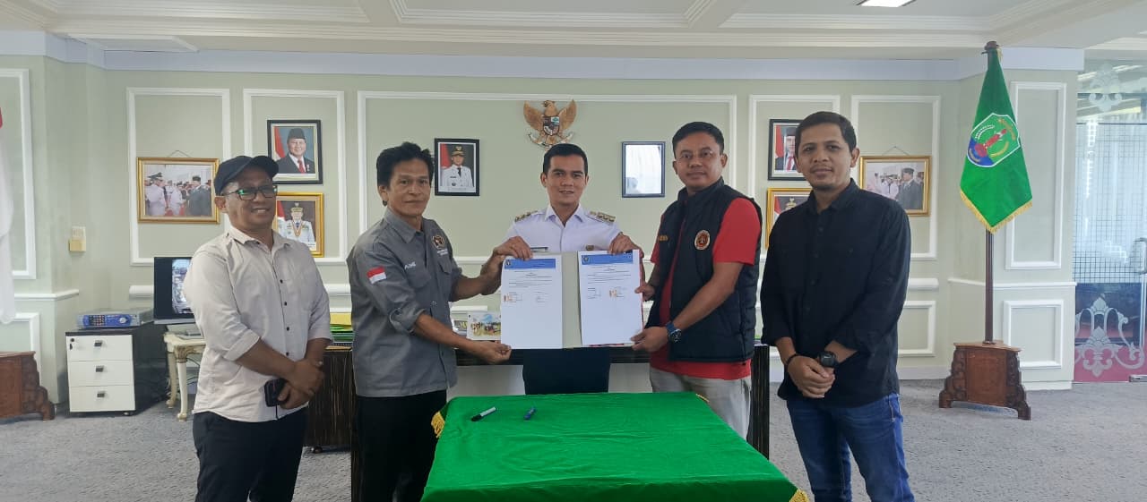 Bupati Nunukan Serahkan Hibah Rp200 Juta ke PWI, Dukung Porwada II Kaltara dan Pembinaan Wartawan