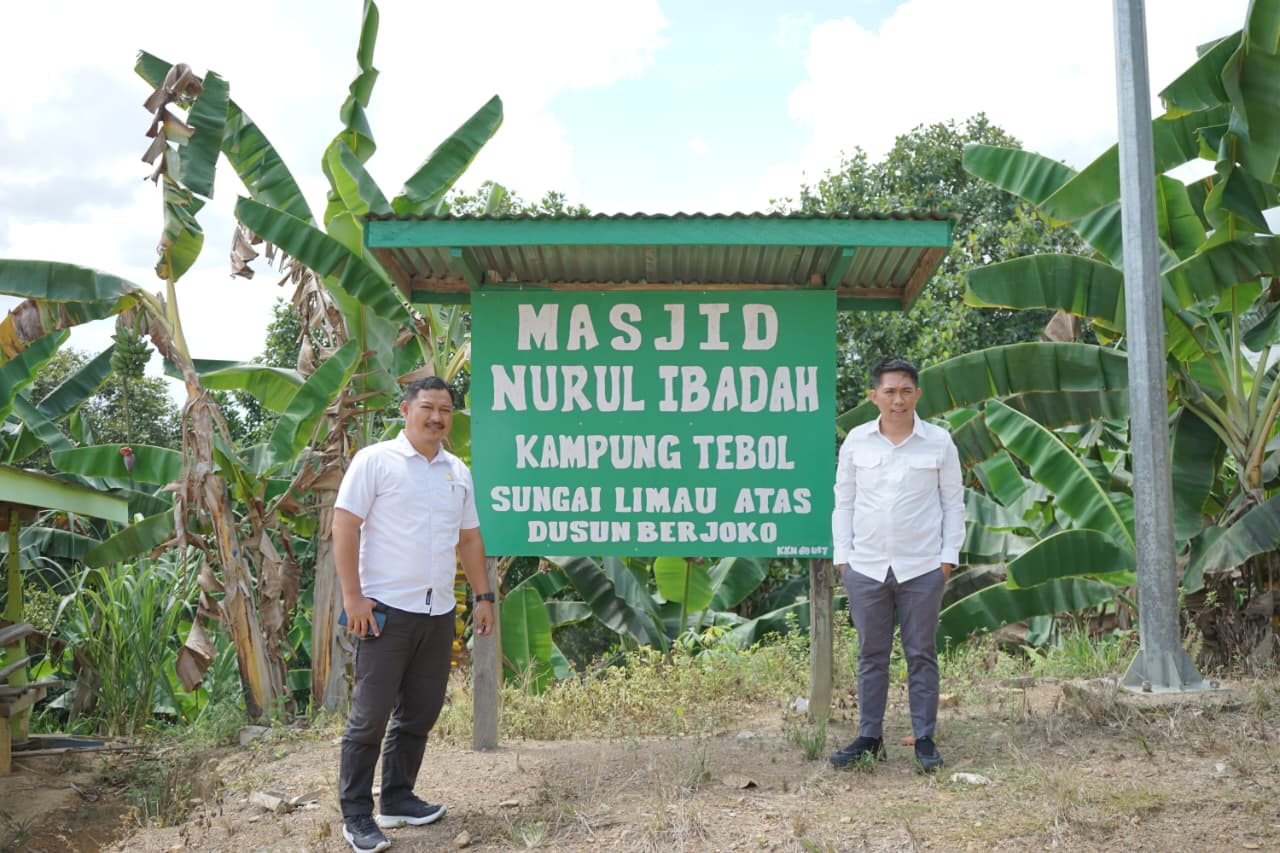 Ketua Komisi II Turun Langsung ke Kampung Tebol,Dengarkan Jeritan Warga yang Bertahun-Tahun Hidup dalam Keterbatasan