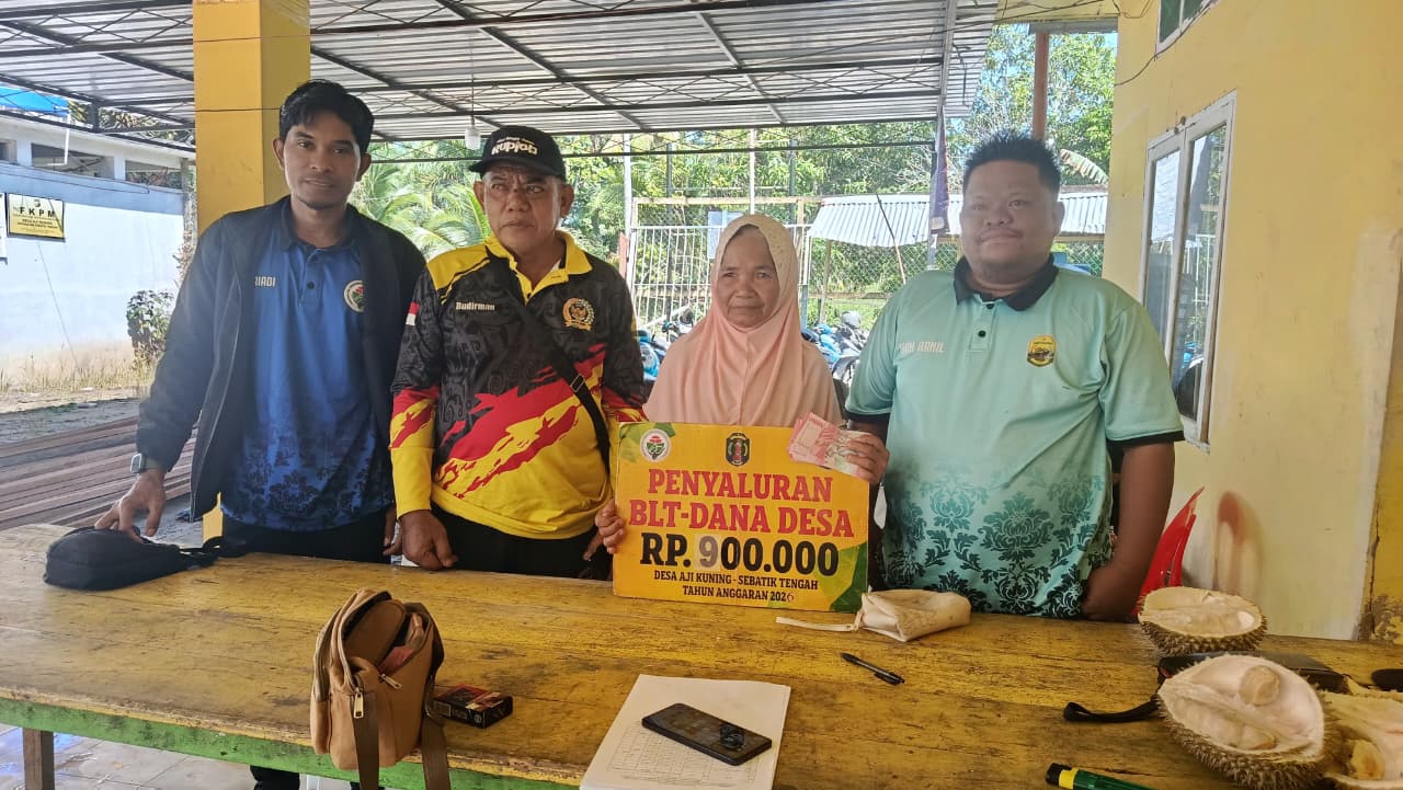 Pemdes Aji Kuning Salurkan BLT Dana Desa Triwulan II, 12 KPM Terima Bantuan Rp900 Ribu